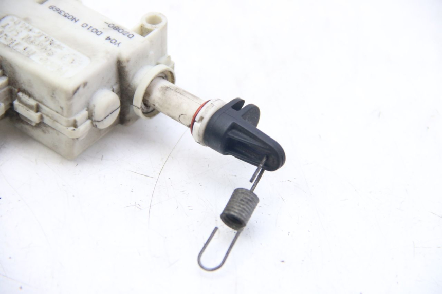 photo de TRUNK OPENING MOTOR PIAGGIO X9 EVOLUTION 125 (2003 - 2007) - Alternative perspective