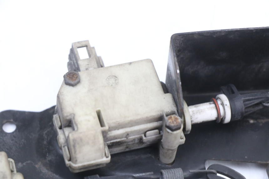 photo de SEAT LOCK ENGINE PIAGGIO XEVO - X EVO 125 (2007 - 2017) - Technical close-up