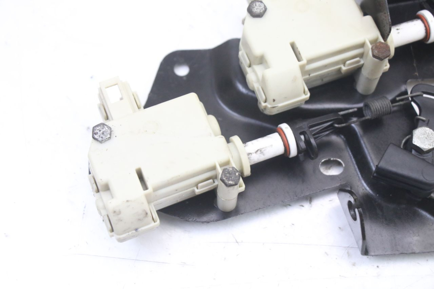photo de SEAT LOCK ENGINE PIAGGIO XEVO - X EVO 125 (2007 - 2017) - Component detail