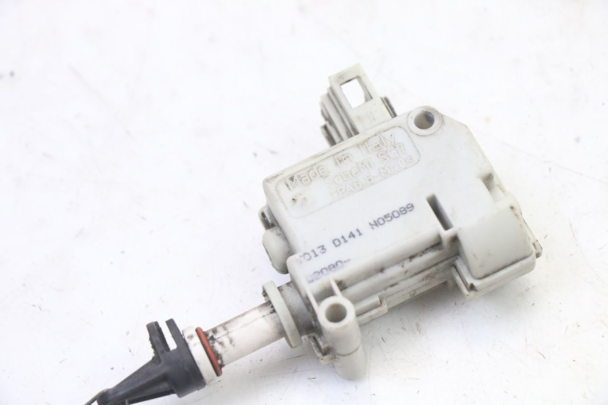 photo de SEAT LOCK ENGINE PIAGGIO XEVO - X EVO 125 (2007 - 2017) - Component detail