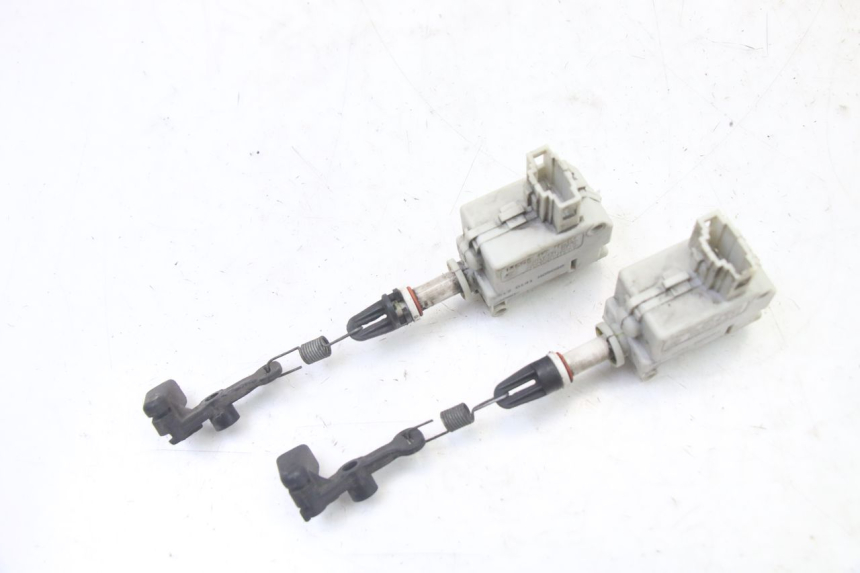 photo de SEAT LOCK ENGINE PIAGGIO XEVO - X EVO 125 (2007 - 2017) - Alternative perspective