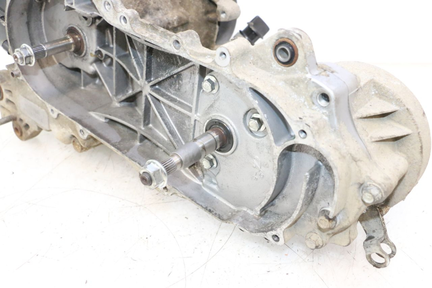 photo de ENGINE YIYING RETRO 50 (2008 - 2017) - Focus on structure