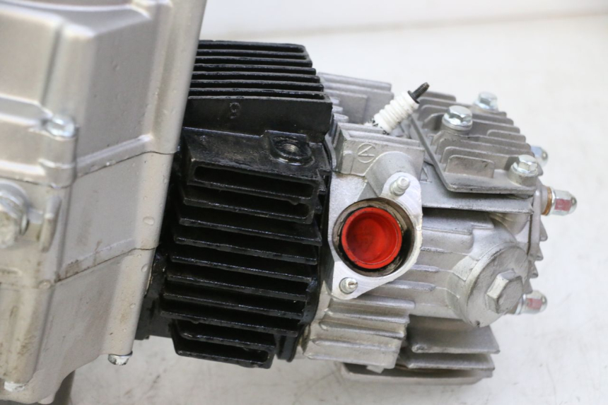 photo de ENGINE APOLLO RFZ 125 - Alternative perspective