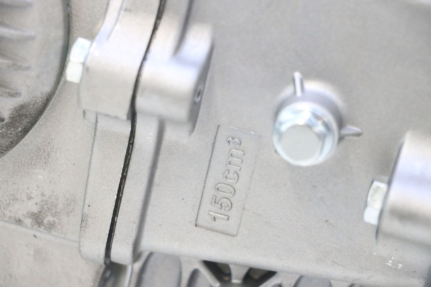 photo de ENGINE APOLLO RFZ 150 - Alternative angle
