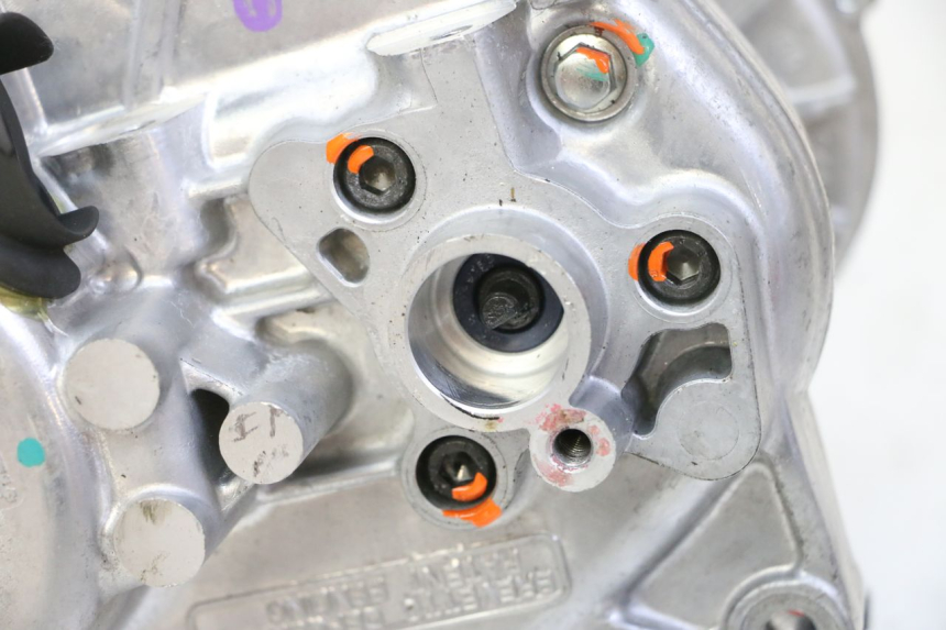 photo de ROLL LOCK ENGINE PIAGGIO MP3 HPE 310 (2024 - 2025) - Focus on structure