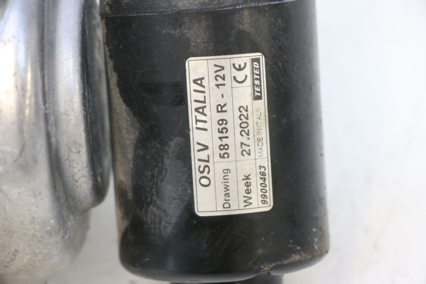 photo de ROLL LOCK ENGINE PIAGGIO MP3 HPE 530 (2022 - 2026) - High-resolution close-up