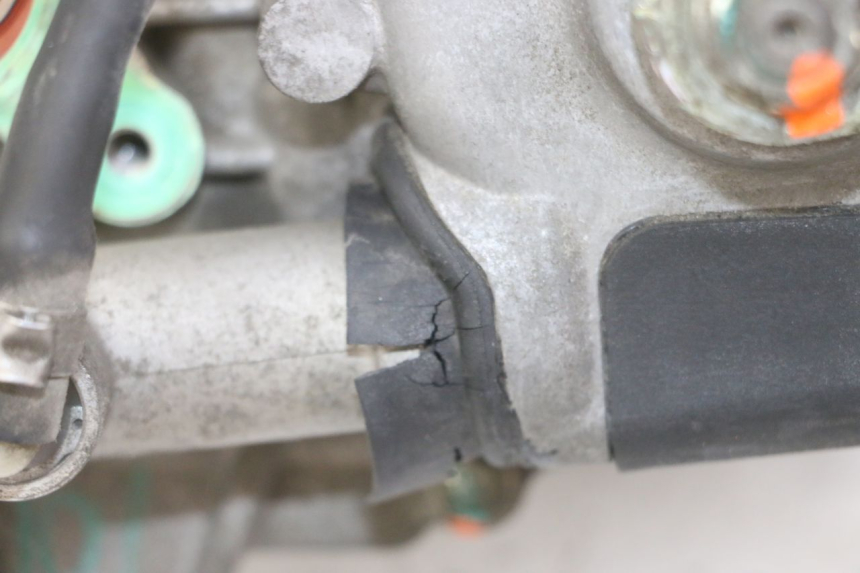 photo de ROLL LOCK ENGINE PIAGGIO MP3 LT 300 (2010 - 2016) - Distinctive features