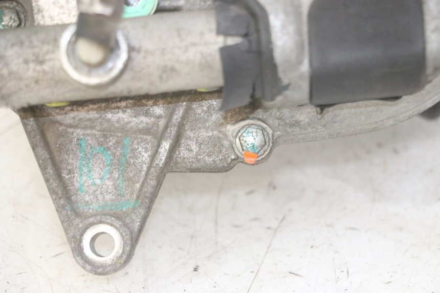 photo de ROLL LOCK ENGINE PIAGGIO MP3 LT 300 (2010 - 2016) - High-resolution close-up