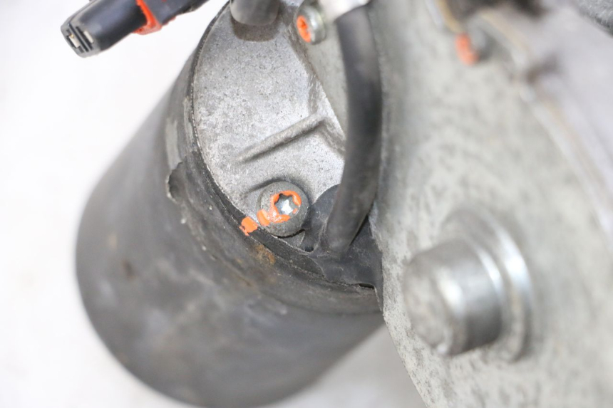 photo de ROLL LOCK ENGINE PIAGGIO MP3 LT 300 (2010 - 2016) - High-resolution close-up