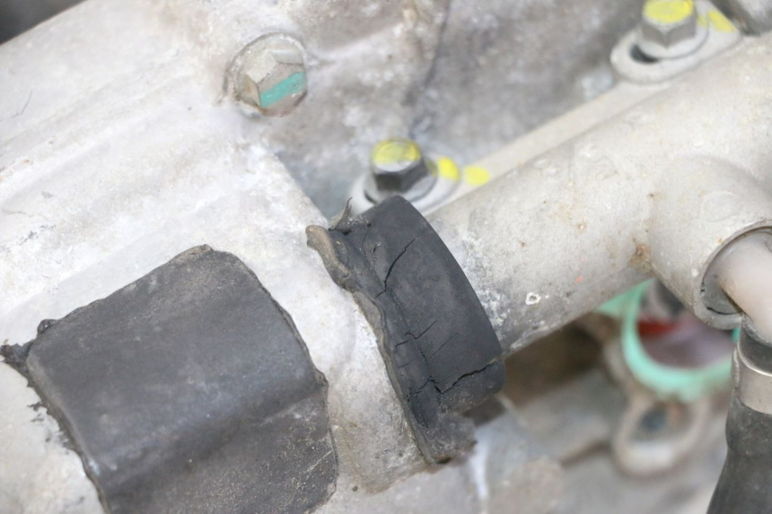 photo de ROLL LOCK ENGINE PIAGGIO MP3 LT 300 (2010 - 2016) - Technical close-up