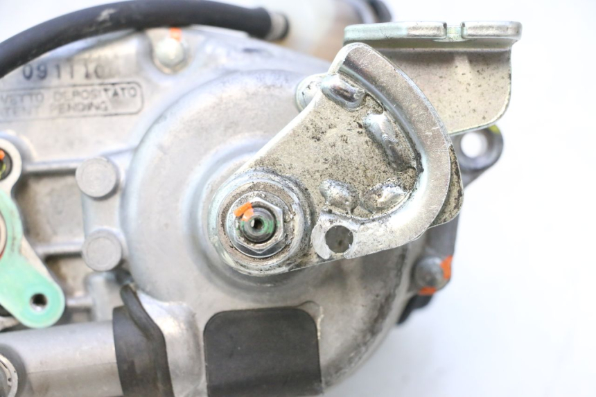 photo de ROLL LOCK ENGINE PIAGGIO MP3 LT 300 (2010 - 2016) - High-resolution close-up