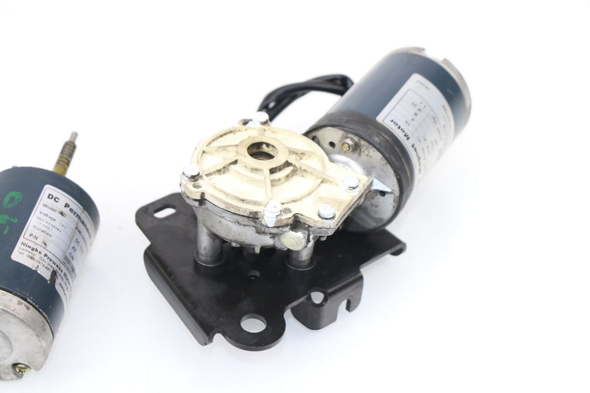 photo de ROLL LOCK ENGINE PEUGEOT METROPOLIS 400 (2011 - 2016) - Product overview