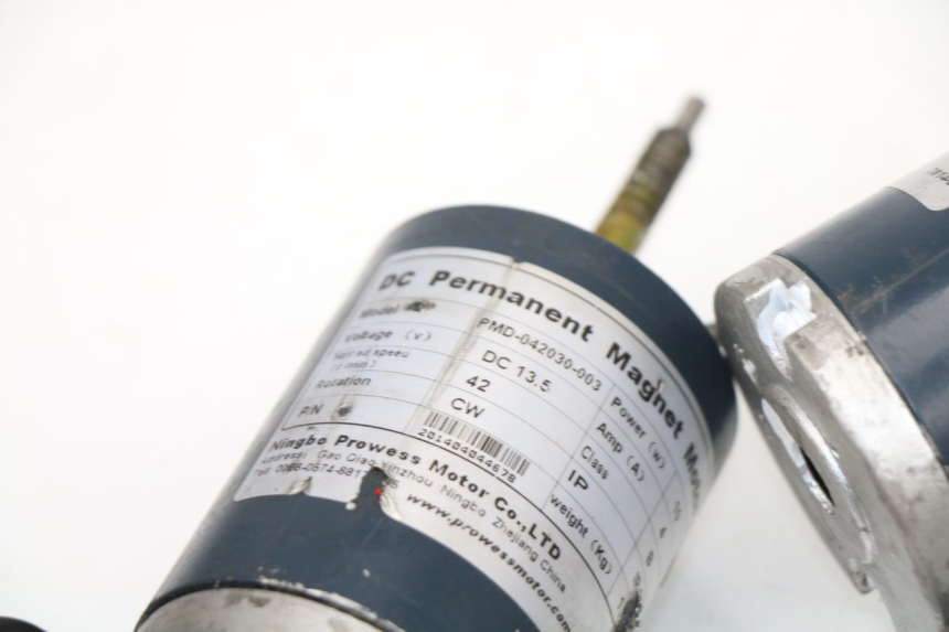 photo de ROLL LOCK ENGINE PEUGEOT METROPOLIS 400 (2011 - 2016) - Fixing points details