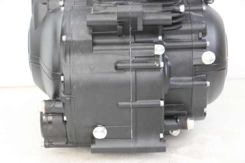 photo de ENGINE ROYAL ENFIELD SCRAM 411 (2022 - 2024) - Distinctive features