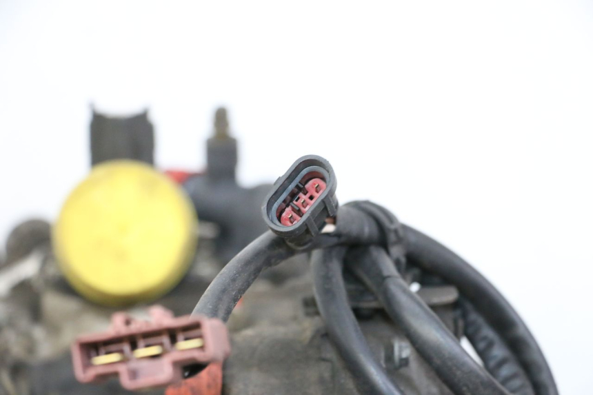 photo de ENGINE PEUGEOT SATELIS 250 (2006 - 2012) - Spare part profile view