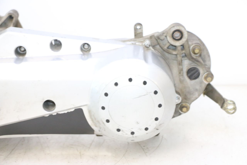 photo de ENGINE RIDE SLASH 2T 50 (2012 - 2014) - Focus on structure