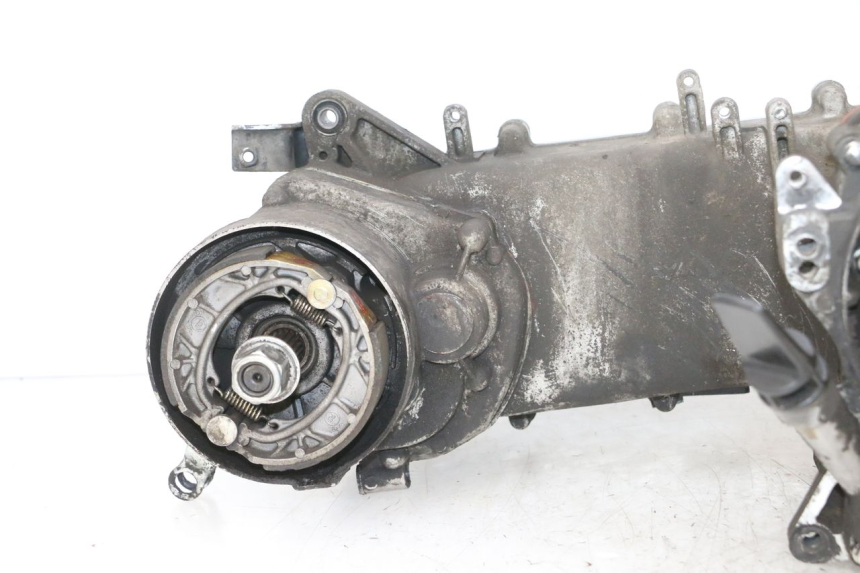 photo de ENGINE PEUGEOT SPEEDFIGHT 4 4T EFI 50 (2021 - 2025) - Alternative angle