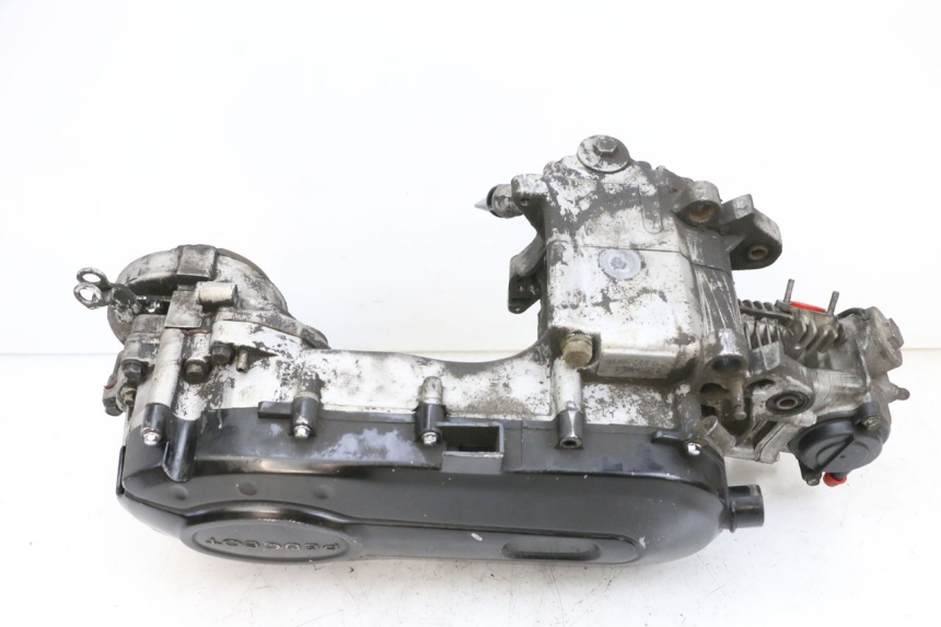 photo de ENGINE PEUGEOT SPEEDFIGHT 4 4T EFI 50 (2021 - 2025) - Surface and material condition