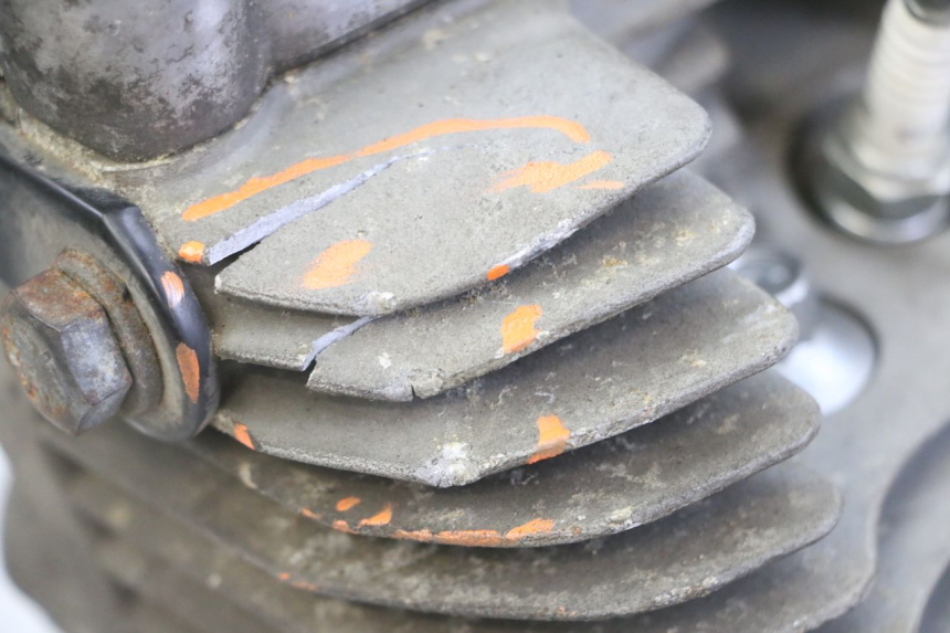 photo de ENGINE HARLEY DAVIDSON SPORTSTER XL CUSTOM 883 (1999 - 2006) - Distinctive features