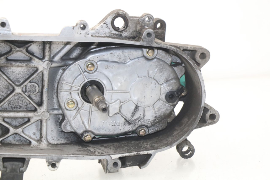 photo de ENGINE PEUGEOT STREETZONE 2T 50 (2014 - 2019) - Detailed visual inspection