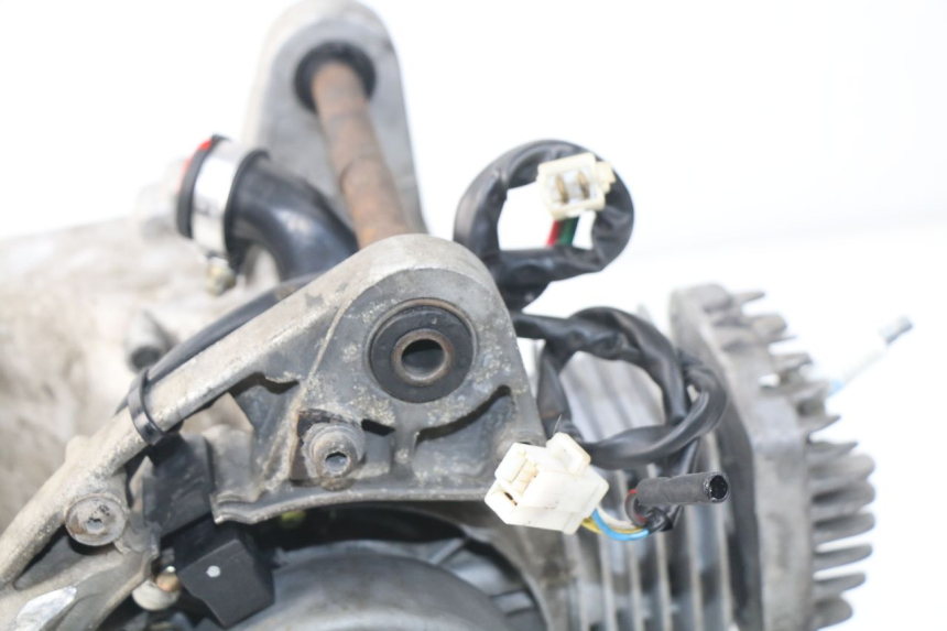 photo de ENGINE PEUGEOT STREETZONE 2T 50 (2014 - 2019) - Surface and material condition