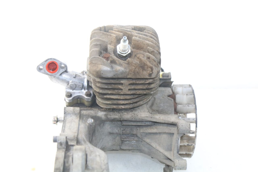 photo de ENGINE PEUGEOT SV 80 (1993 - 1997) - Distinctive features