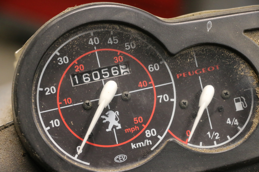 photo de ENGINE PEUGEOT TKR TREKKER FURIOUS 50 (2005 - 2014) - Alternative perspective