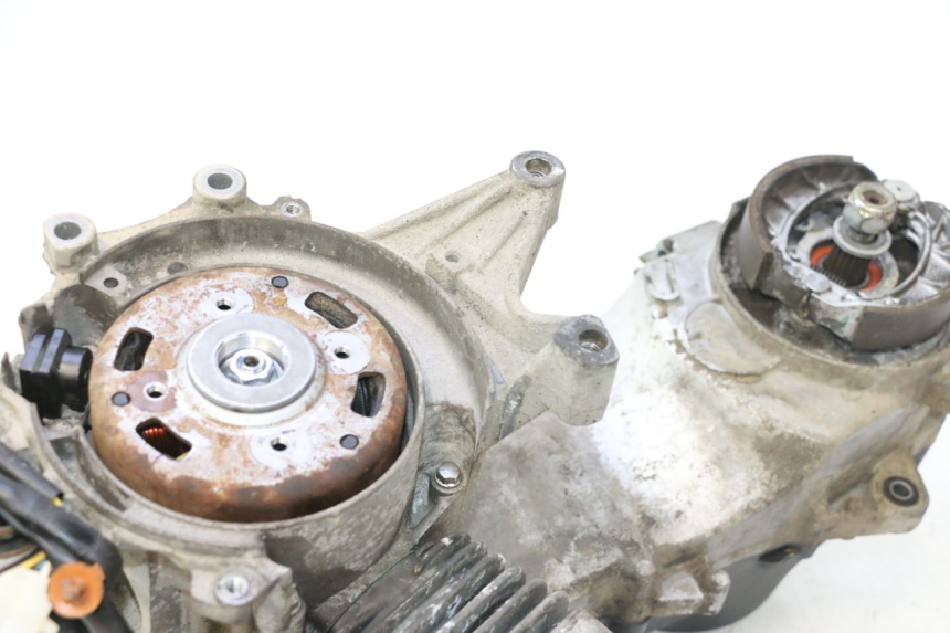 photo de ENGINE PEUGEOT TKR TREKKER FURIOUS 50 (2005 - 2014) - Alternative perspective