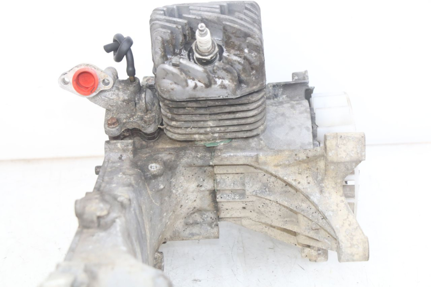 photo de ENGINE PEUGEOT TREKKER 50 (1998 - 2004) - Fixing points details