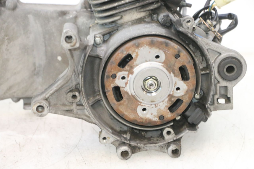 photo de ENGINE PEUGEOT TREKKER 50 (1995 - 2004) - Additional view of the item