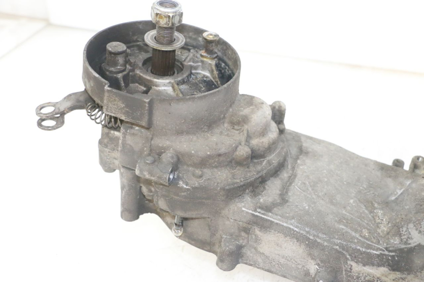 photo de ENGINE PEUGEOT VIVACITY NEW 4T 50 (2008 - 2017) - Surface and material condition