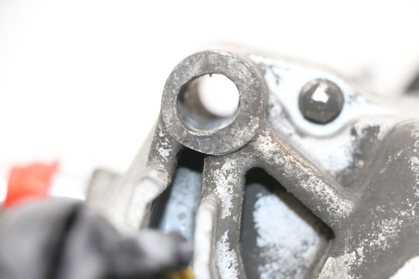 photo de ENGINE DAELIM VJ ROADWIN FI 125 (2008 - 2017) - Fixing points details