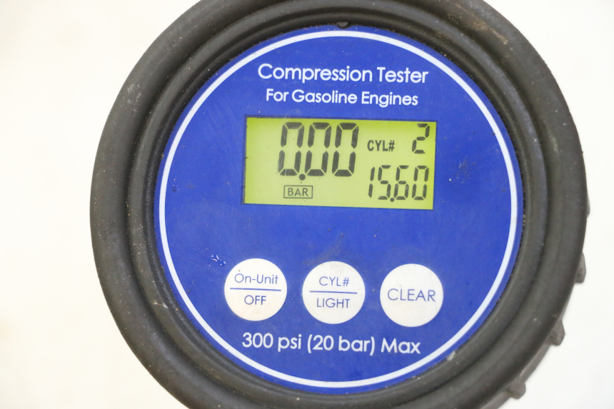 photo de ENGINE YAMAHA XJ6 ABS 600 (2008 - 2016) - Surface and material condition