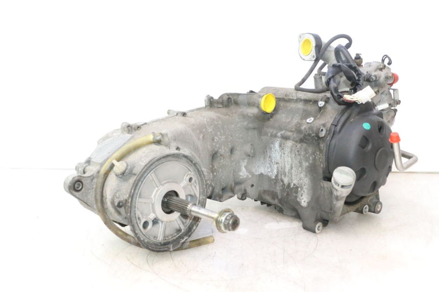 photo de ENGINE YAMAHA YP MAJESTY 125 (2002 - 2006) - Detailed visual inspection