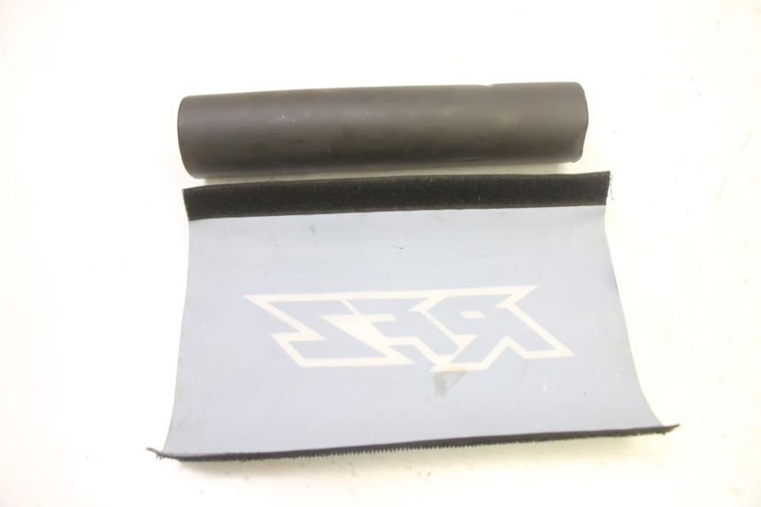 photo de HANDLEBAR FOAM PAD APOLLO RFZ 125 - Alternative perspective