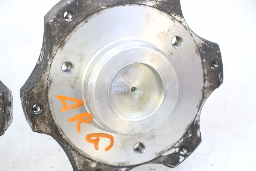 photo de REAR WHEEL HUB QUADRO 4 4D 350 (2015 - 2018) - Fixing points details