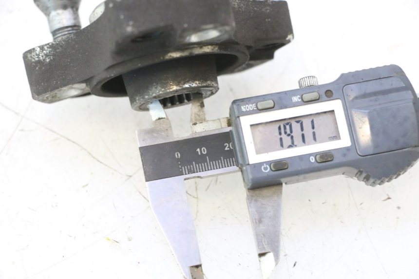 photo de REAR WHEEL HUB PEUGEOT ELYSTAR 50 (2002 - 2014) - Zoom on usage condition