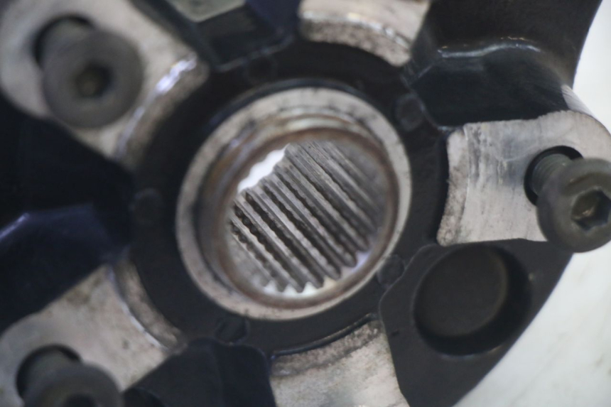 photo de REAR WHEEL HUB SYM FIDDLE 3 III 125 (2014 - 2020) - Alternative perspective