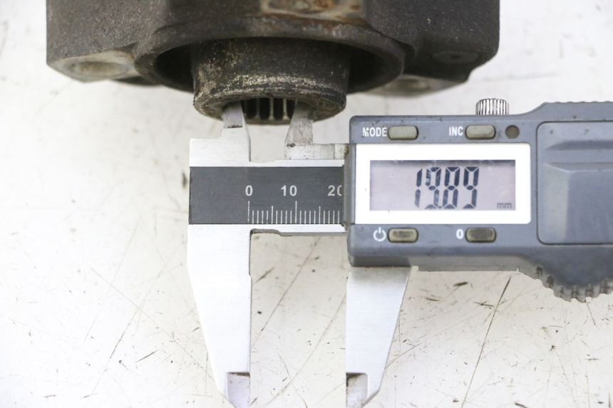 photo de REAR WHEEL HUB PEUGEOT SATELIS 125 (2006 - 2009) - Zoom on usage condition