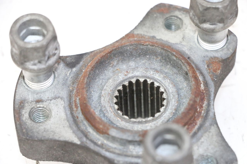 photo de REAR WHEEL HUB PEUGEOT SATELIS 125 (2006 - 2009) - Fixing points details