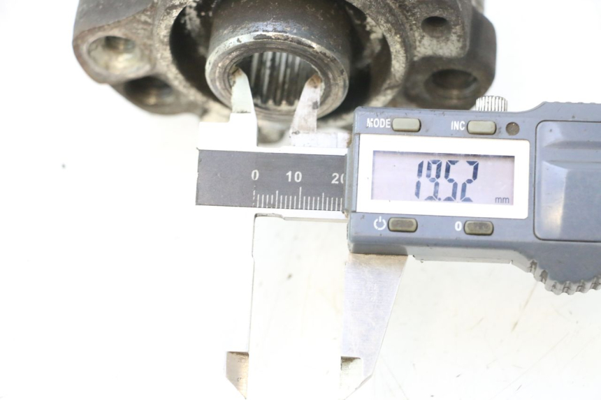 photo de REAR WHEEL HUB PEUGEOT SATELIS 125 (2006 - 2009) - Zoom on usage condition
