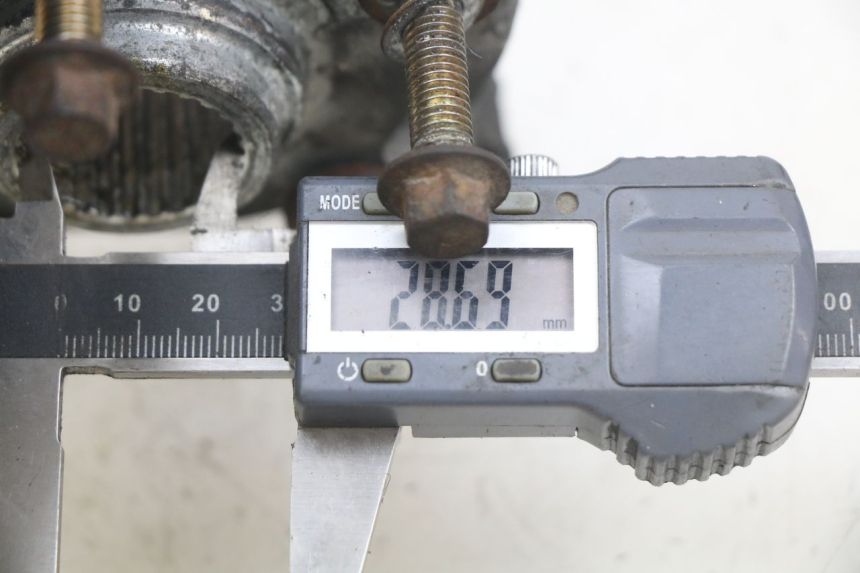 photo de REAR WHEEL HUB PIAGGIO X9 EVOLUTION 125 (2003 - 2007) - Component detail