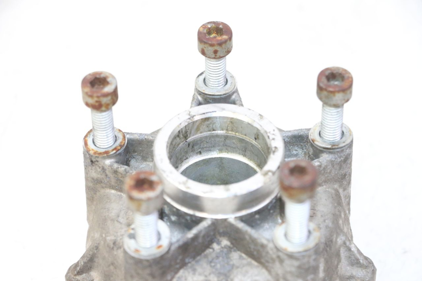 photo de FRONT WHEEL HUB PIAGGIO LXV 4T 50 (2009 - 2013) - Technical close-up