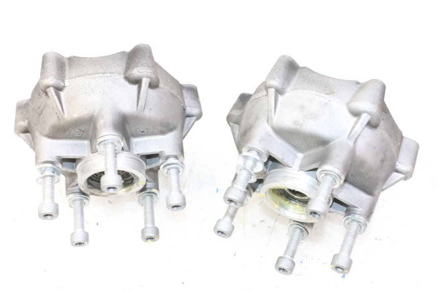 photo de FRONT WHEEL HUB PIAGGIO MP3 HPE 310 (2024 - 2025) - Zoom on usage condition