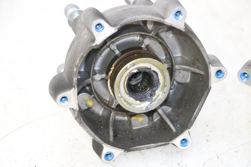 photo de FRONT WHEEL HUB PIAGGIO MP3 HPE 310 (2024 - 2025) - Product overview