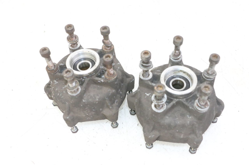 photo de FRONT WHEEL HUB PIAGGIO MP3 LT 400 (2007 - 2012) - Technical close-up