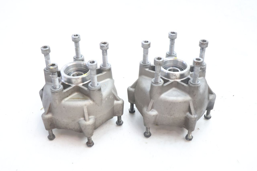 photo de FRONT WHEEL HUB PIAGGIO MP3 LT 300 (2010 - 2016) - Alternative perspective