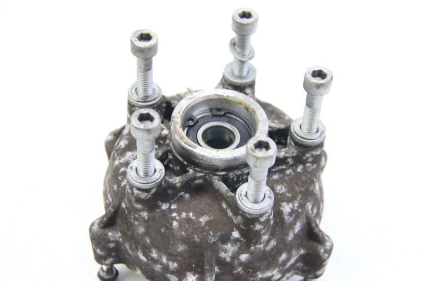 photo de FRONT WHEEL HUB PIAGGIO MP3 125 (2006 - 2014) - Alternative perspective