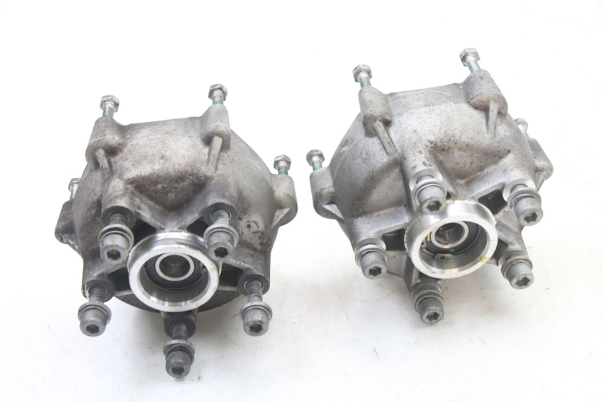 photo de FRONT WHEEL HUB PIAGGIO MP3 500 (2014 - 2017) - Technical close-up