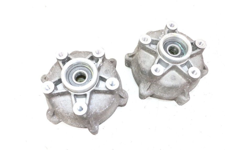 photo de FRONT WHEEL HUB PIAGGIO MP3 500 (2014 - 2017) - Technical close-up